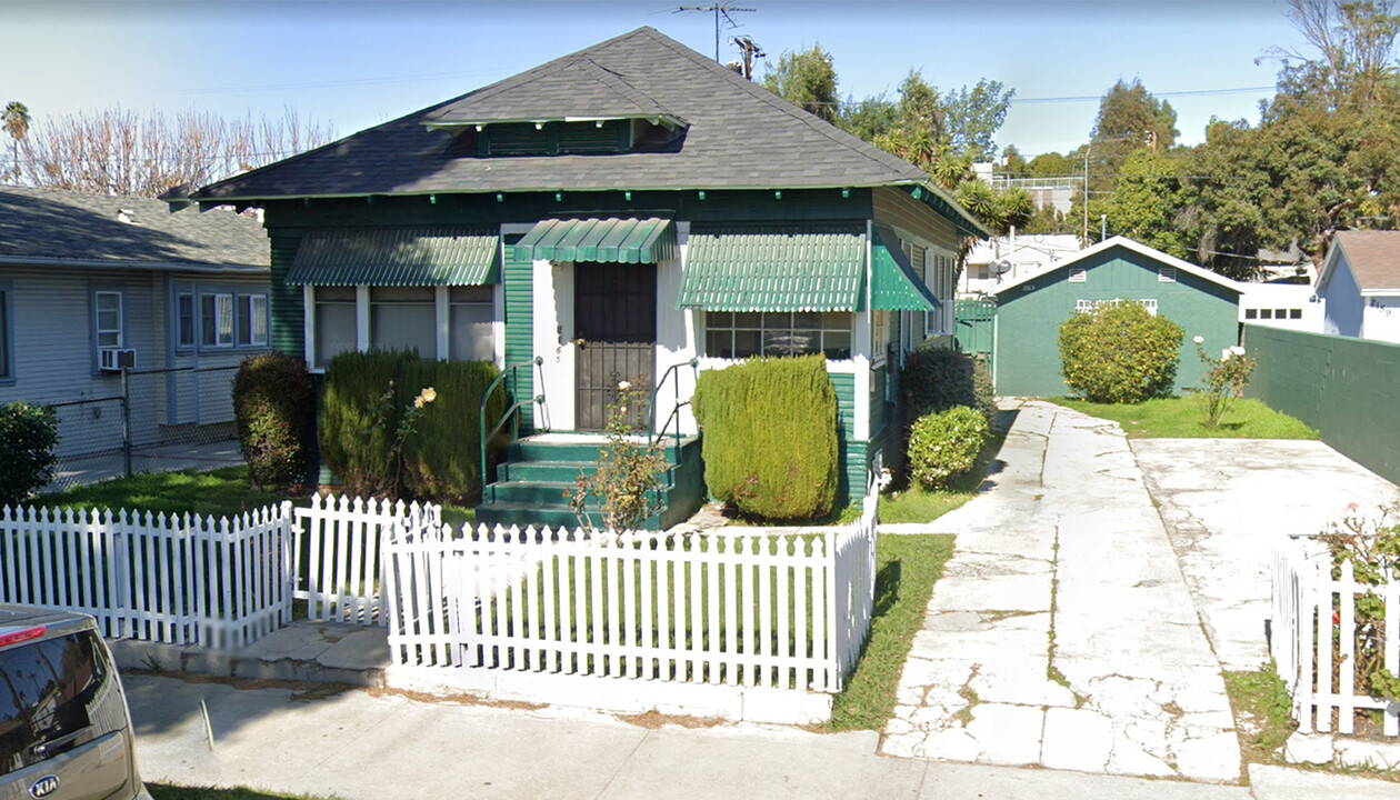 2163 W 27th St in Los Angeles, CA - Building Photo