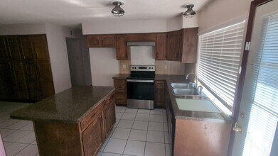 3705 Fort Hunt Dr in Arlington, TX - Building Photo - Building Photo