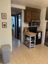 213 S 100 W, Unit Apt 2 middle in Tooele, UT - Foto de edificio - Building Photo