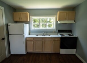 12-16-16 Sage St in Bennington, VT - Building Photo - Building Photo