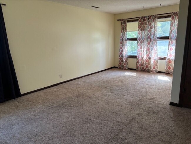 2814-2816 N Cotner Blvd in Lincoln, NE - Building Photo - Building Photo