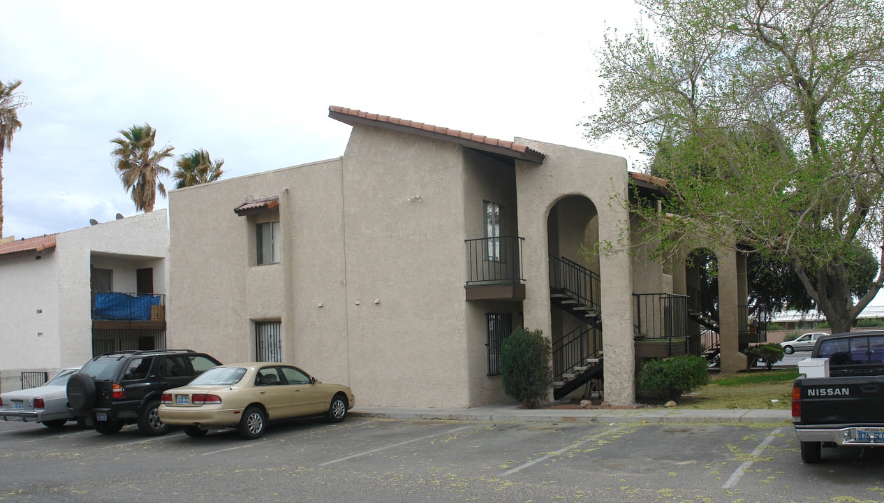 4718 W Twain Ave in Las Vegas, NV - Building Photo