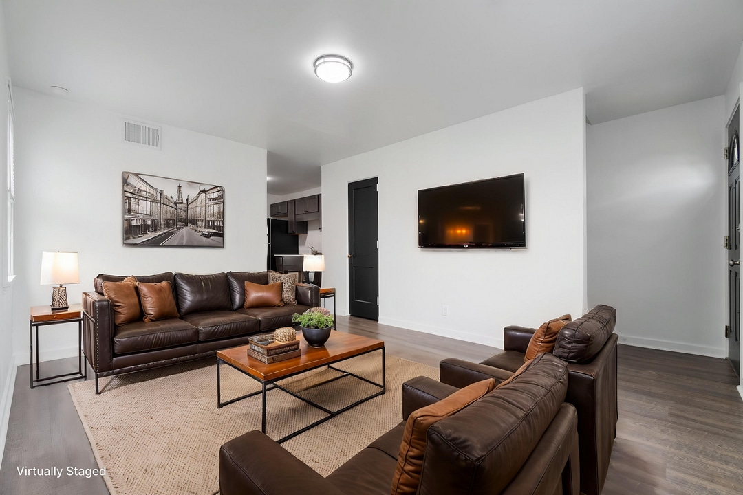31 Midland Heights Cir in Midland, PA - Building Photo