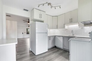 16320 John Morris Rd in Ft. Myers, FL - Building Photo