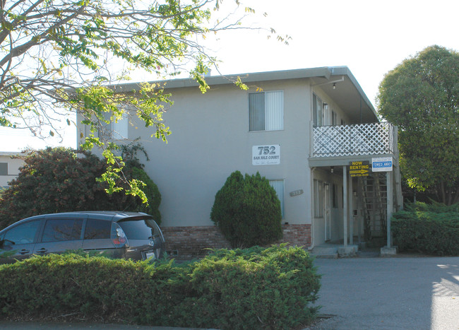 752 San Jule Ct in Sunnyvale, CA - Foto de edificio - Building Photo