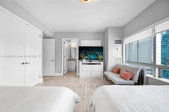 1435 Brickell Ave in Miami, FL - Building Photo - Building Photo