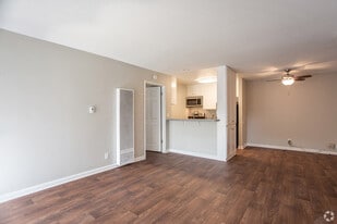 Charter Oaks Apartments in Thousand Oaks, CA - Building Photo