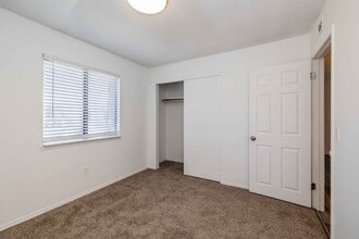 Garden Pines in Wichita, KS - Foto de edificio - Interior Photo