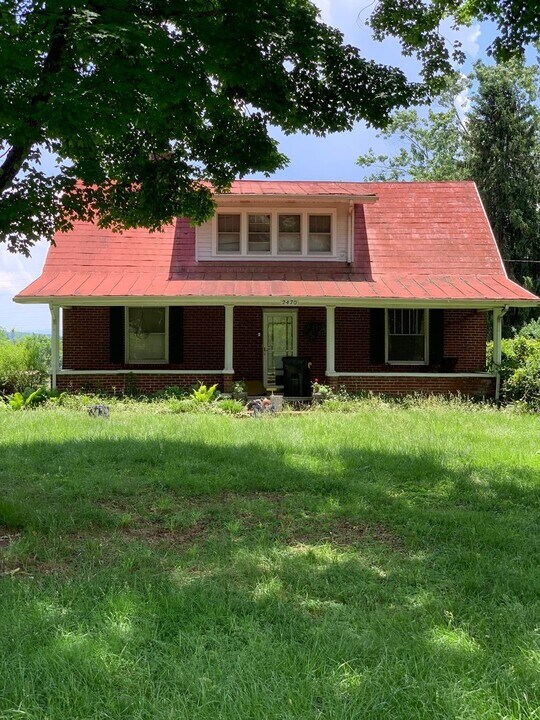 2470 Summer Hills Dr in Blountville, TN - Building Photo