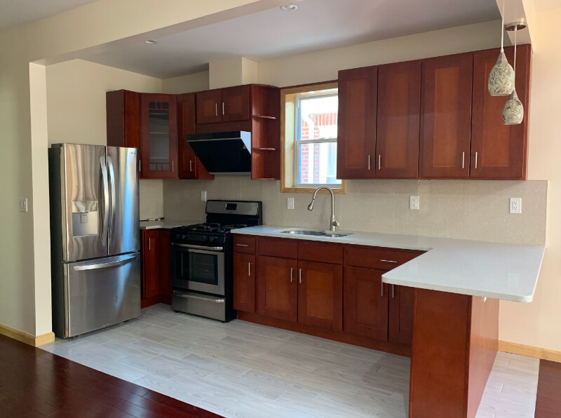 1942 Tomlinson Ave in Bronx, NY - Building Photo