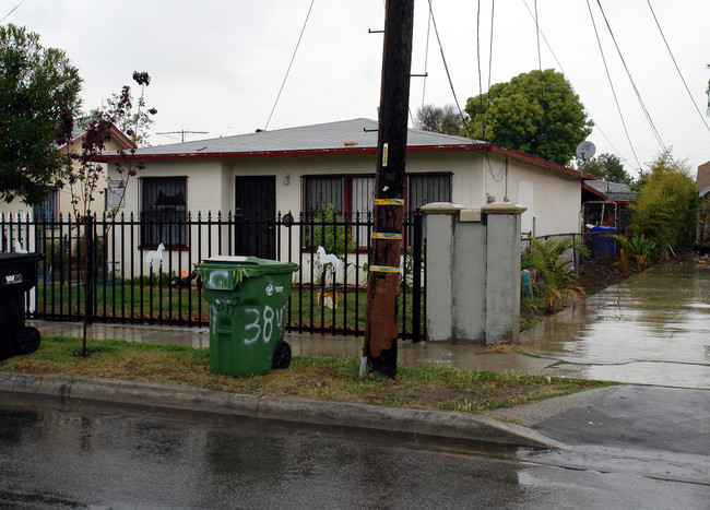 3841 W 107th St in Inglewood, CA - Building Photo - Building Photo