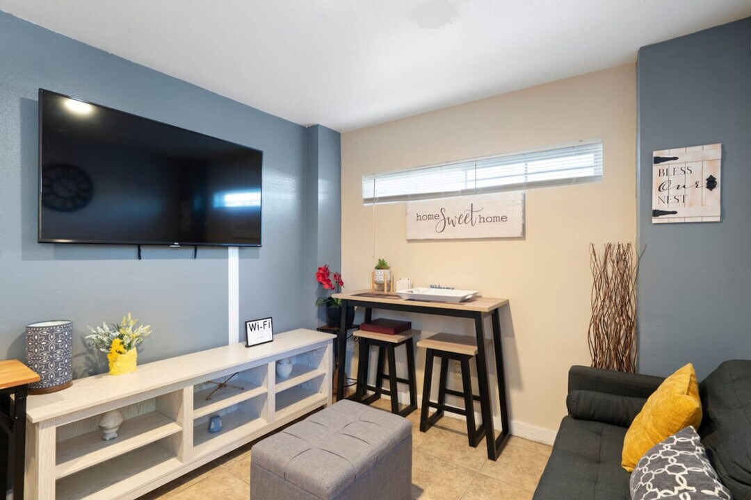 320 N 13th Pl in Phoenix, AZ - Building Photo