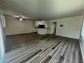 685 E Vista Chino, Unit 2 in Palm Springs, CA - Building Photo - Building Photo