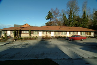 California Avenue Apartments in Seattle, WA - Building Photo - Building Photo