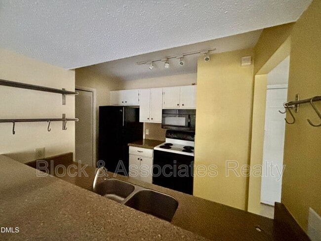 property at 3704 Chimney Ridge Pl