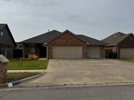 5708 NW Valor Ave in Lawton, OK - Building Photo