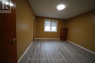 35 Beckett Ave in Toronto, ON - Building Photo - Building Photo