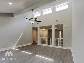 10631 Plum Lake Dr, Unit 100-B208 in Houston, TX - Building Photo - Building Photo