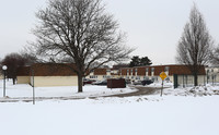 Six Nations Square in Utica, NY - Foto de edificio - Building Photo