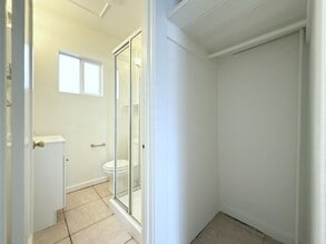 402 Civic Center Dr in Oceanside, CA - Building Photo - Building Photo