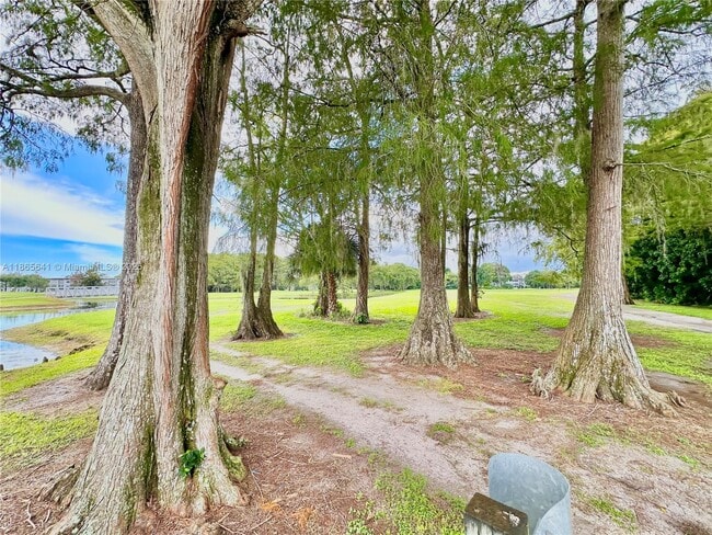 7831 N Colony Cir in Tamarac, FL - Building Photo - Building Photo