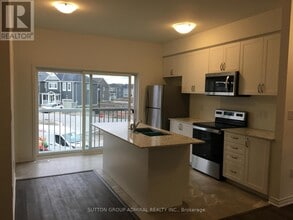 81 Sandhill Crane Dr in Wasaga Beach, ON - Building Photo - Building Photo