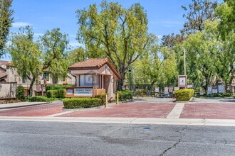 1 Deerpath Pl in Pomona, CA - Building Photo - Building Photo
