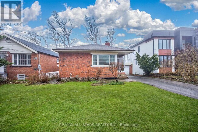 62 Larwood Blvd in Toronto, ON - Building Photo - Building Photo