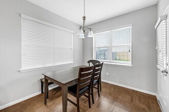 20254 Fossil Valley Ln in Cypress, TX - Foto de edificio - Building Photo