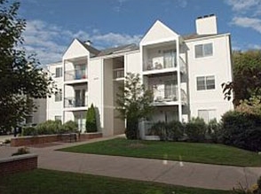 Camden Courtyard in Charlottesville, VA - Building Photo