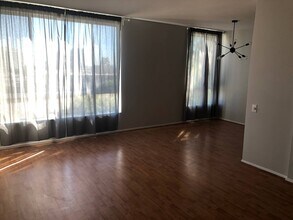 622 S Barrington Ave in Los Angeles, CA - Building Photo - Building Photo