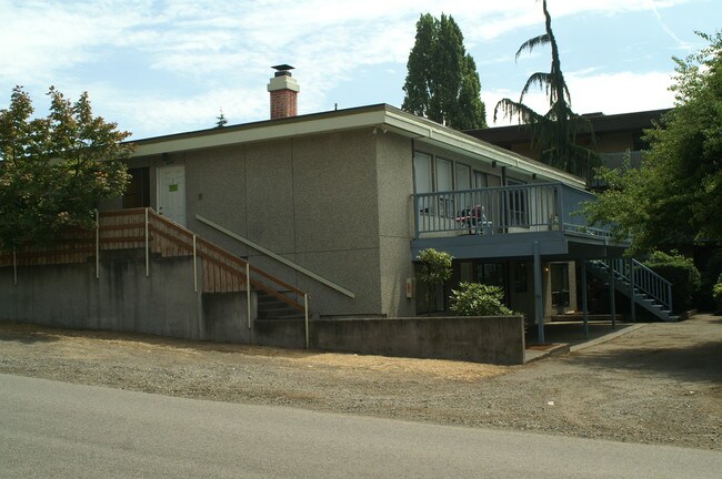 6-plex in Seattle, WA - Building Photo - Building Photo