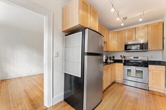 20 Concord Ave, Unit 6 in Cambridge, MA - Foto de edificio - Building Photo