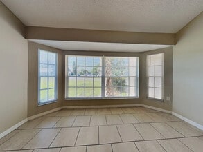 430 Vineyard Dr in Lakeland, FL - Foto de edificio - Building Photo