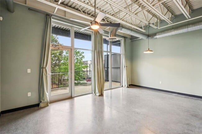 5200 Peachtree Rd in Atlanta, GA - Building Photo - Building Photo