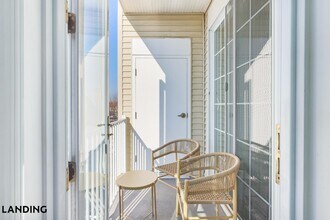 100 River Park Dr, Unit 106 in Raritan, NJ - Foto de edificio - Building Photo