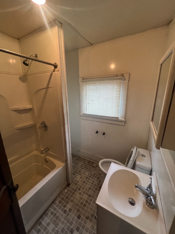 711 2nd St in Moundsville, WV - Building Photo - Building Photo