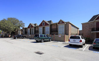 Oaks on Bissonnet in Houston, TX - Building Photo