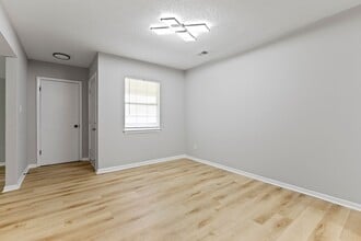 The Fields Apartment Homes in Indianapolis, IN - Foto de edificio - Building Photo