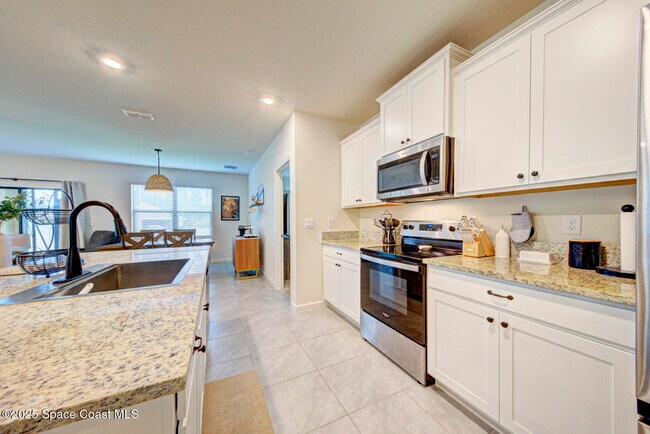 1342 Mineral Lp Dr NW in Palm Bay, FL - Building Photo - Building Photo