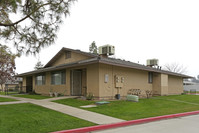 Westgate Manor in Corcoran, CA - Foto de edificio - Building Photo