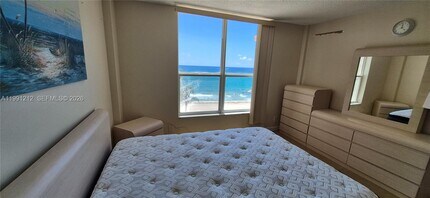 1051 Hillsboro Mile in Hillsboro Beach, FL - Building Photo - Building Photo