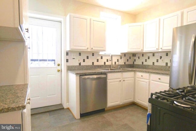 128 Thomas St NW in Washington, DC - Building Photo - Building Photo