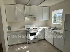 725 Pidgeon St in San Diego, CA - Building Photo - Building Photo