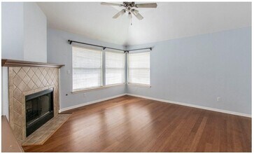 8108 Miller Falls Dr in Round Rock, TX - Foto de edificio - Building Photo