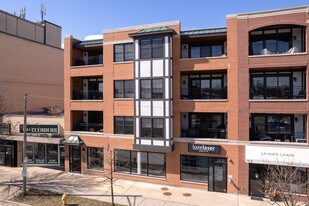 Fairview Station in Park Ridge, IL - Building Photo
