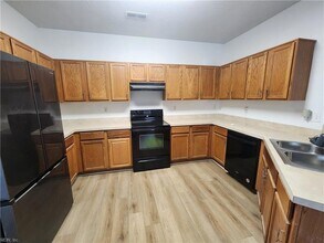 23 Regal Way in Hampton, VA - Building Photo - Building Photo