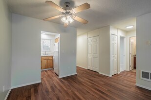 Lake Village in Portland, OR - Building Photo