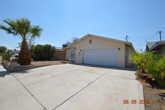 2108 Mariposa Ave in Las Vegas, NV - Building Photo - Building Photo