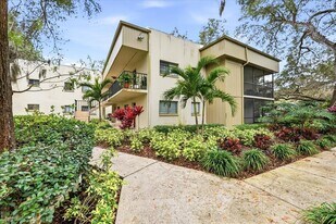 3300 Fox Chase Cir in Palm Harbor, FL - Building Photo